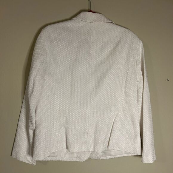 NWOT Liz Baker Career Blazer Ivory Long Sleeve Padded Shoulder Pads Size 18 - Picture 4 of 9